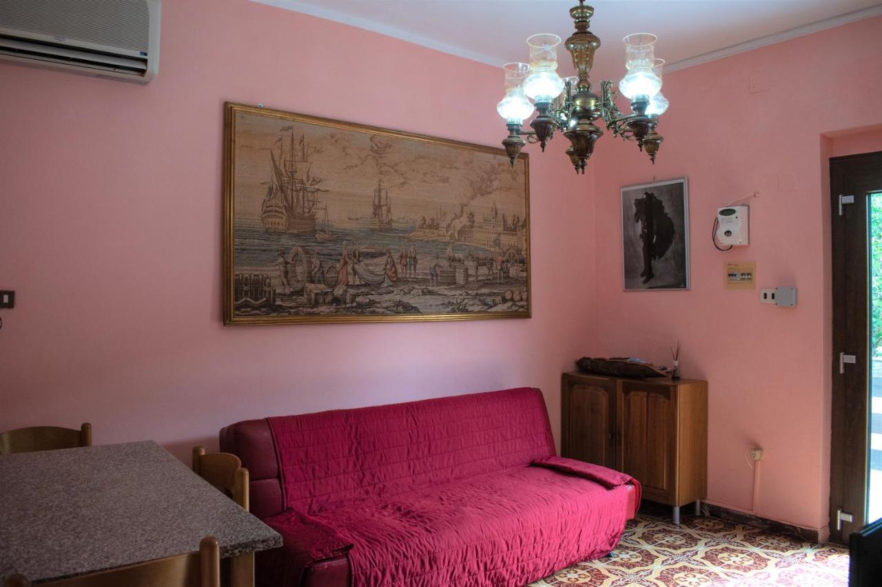 Casa Vacanze "Villa Severina" Iun R6166 R6692 Carbonia Exterior photo