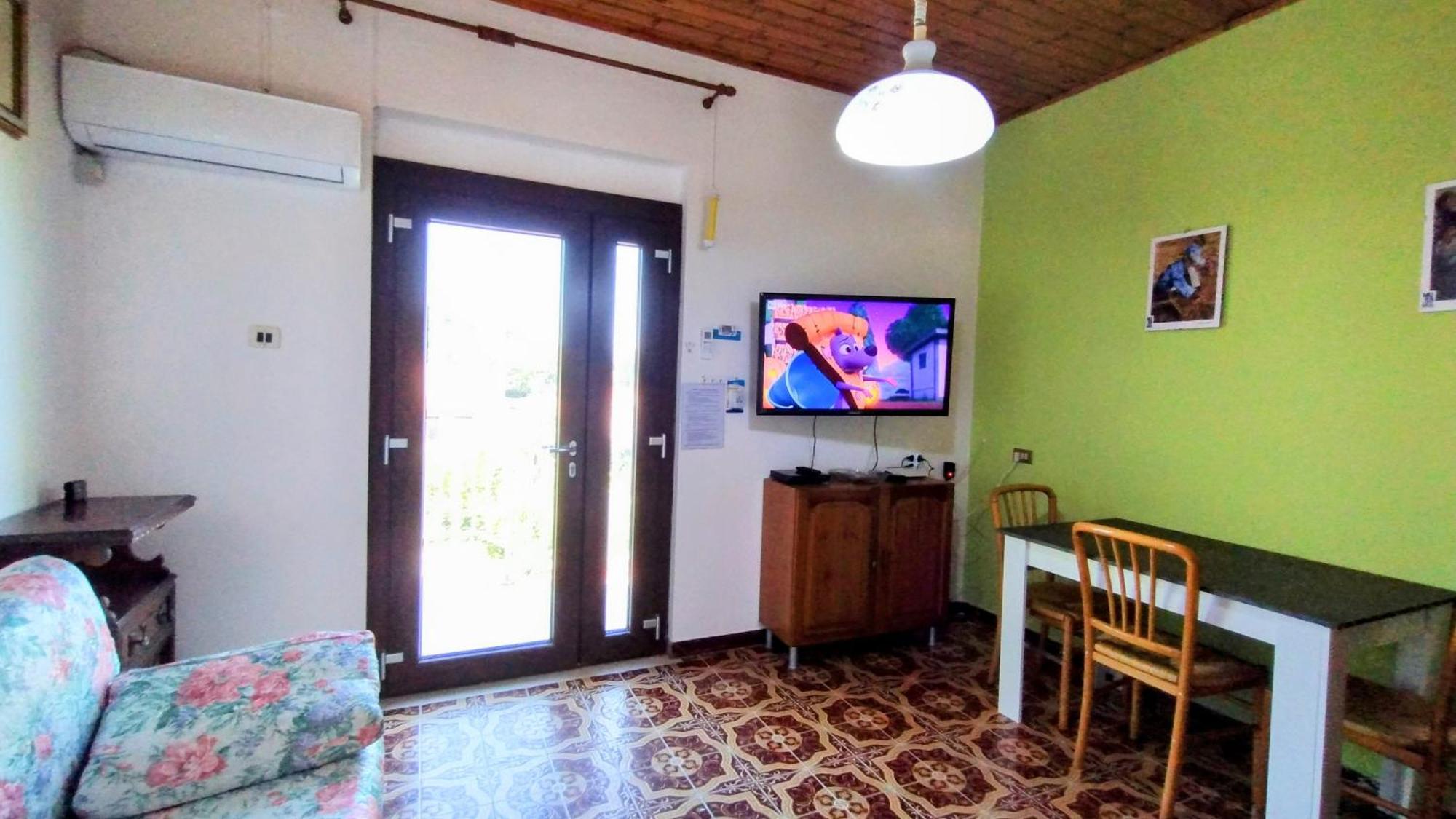 Casa Vacanze "Villa Severina" Iun R6166 R6692 Carbonia Exterior photo